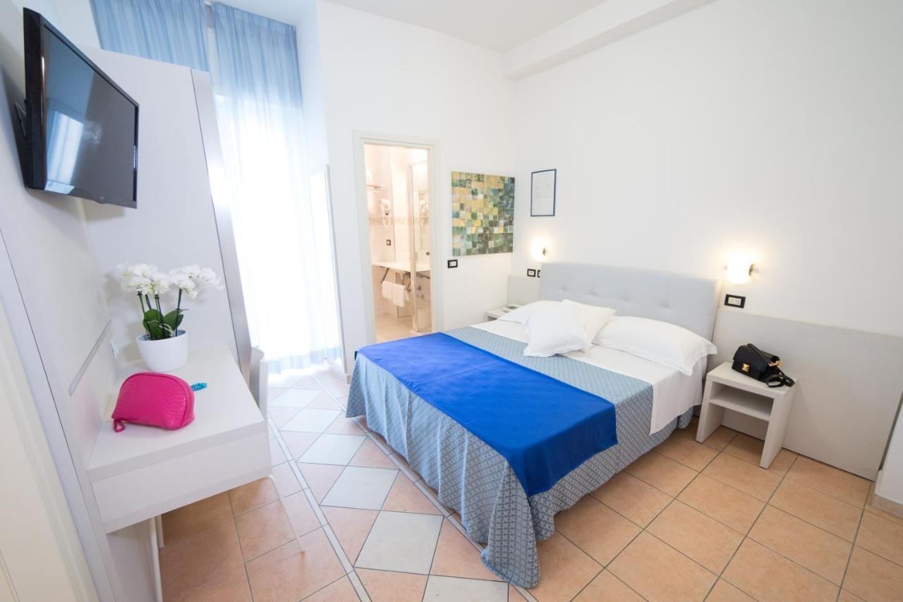 Hotel Elite Cattolica Eksteriør billede