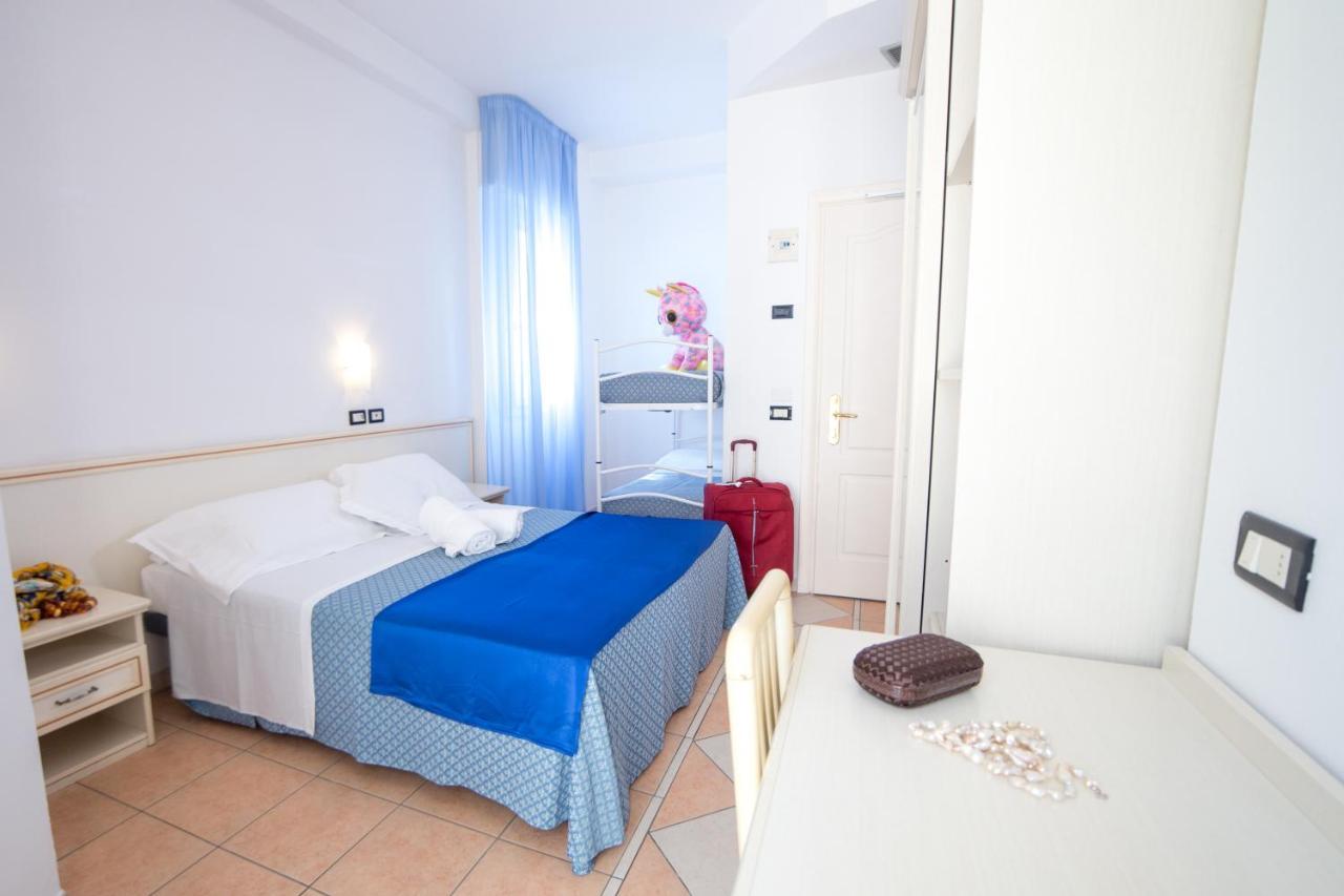 Hotel Elite Cattolica Eksteriør billede