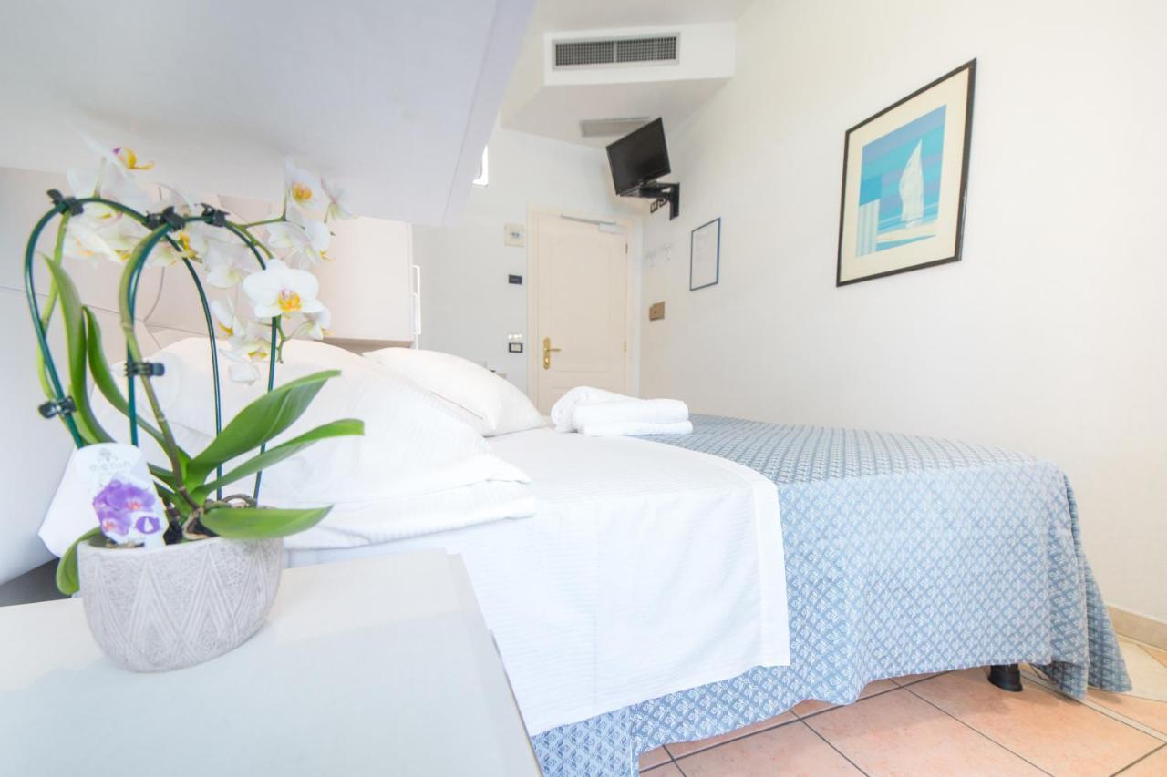 Hotel Elite Cattolica Eksteriør billede
