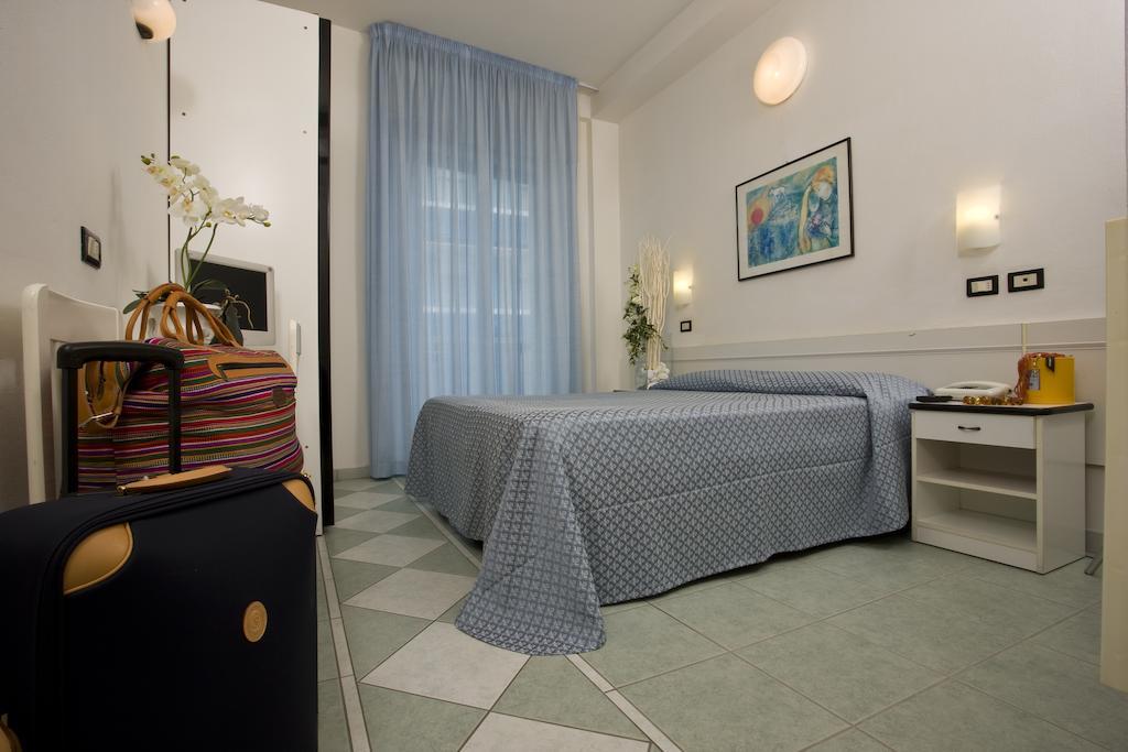 Hotel Elite Cattolica Værelse billede
